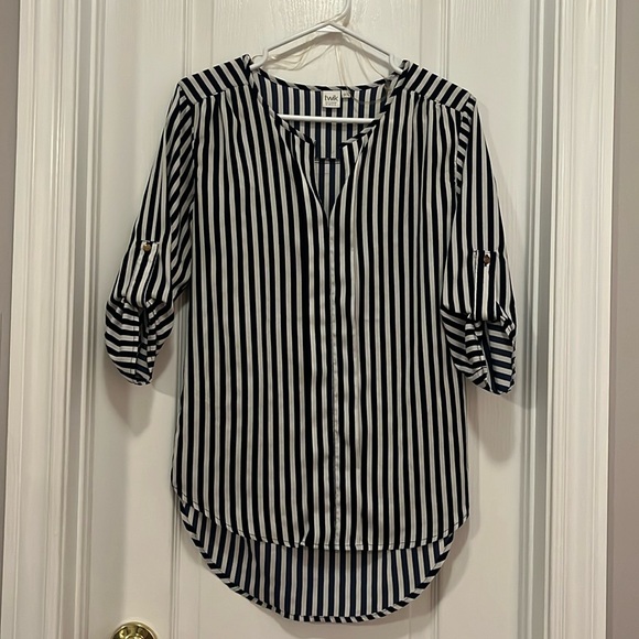 ⚓️ Cute nautical striped top - Picture 1 of 5